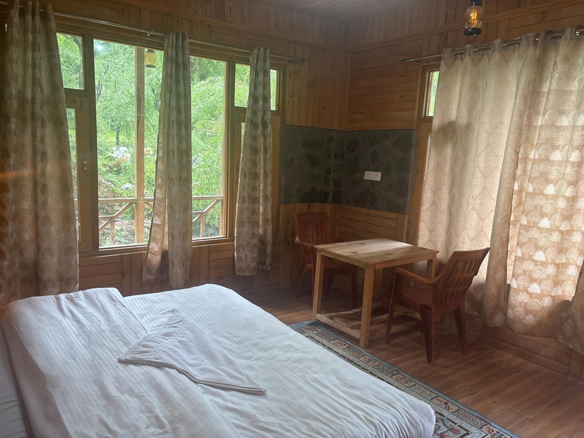 The Cozy Cabin, Jibhi Banjar Ngoại thất bức ảnh
