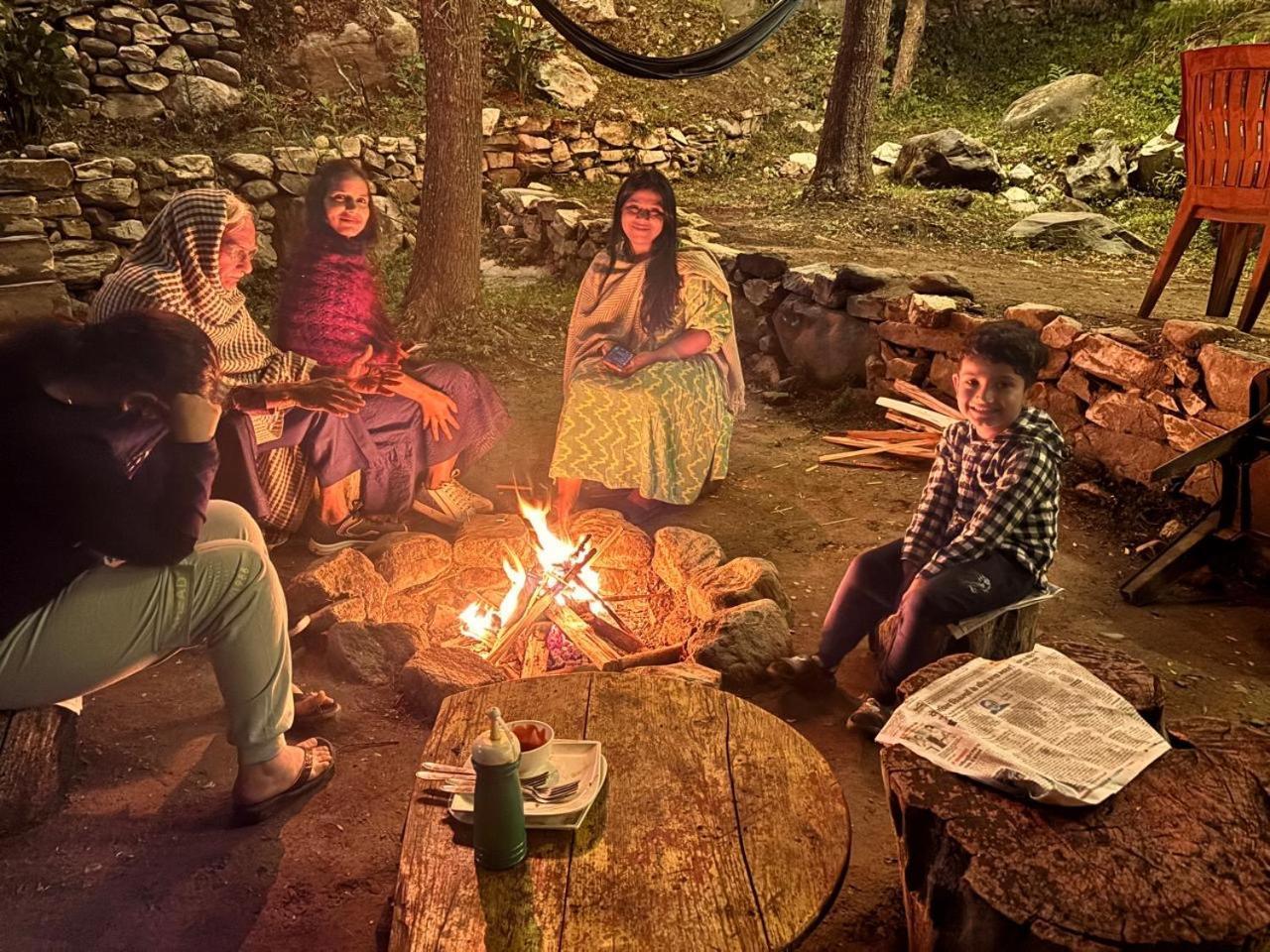 The Cozy Cabin, Jibhi Banjar Ngoại thất bức ảnh